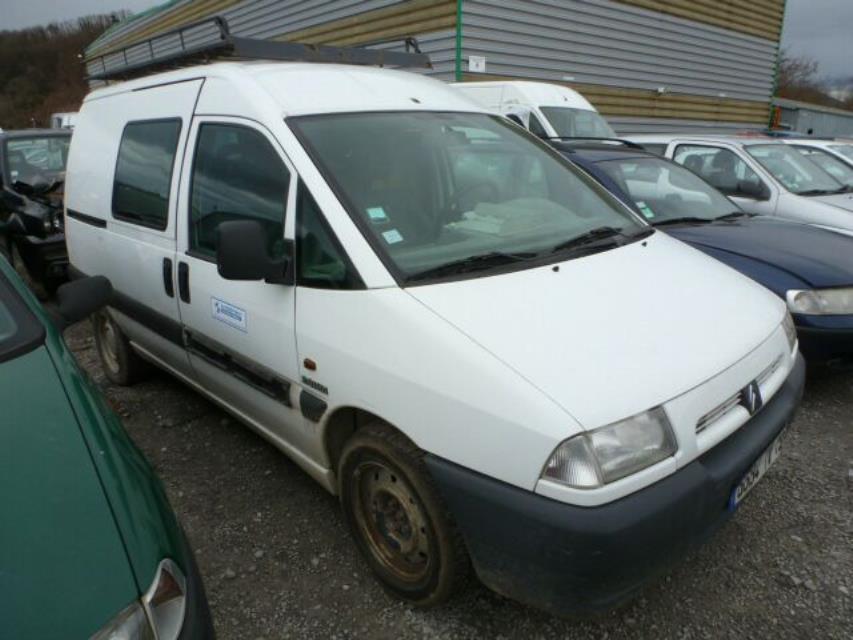 Moteur essuie glace avant