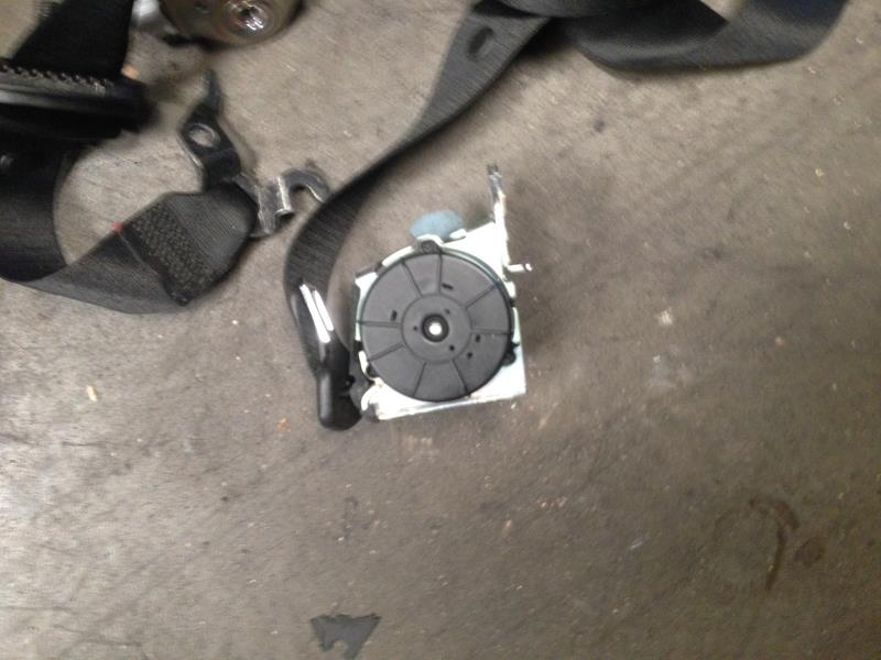 Ceinture arriere droit