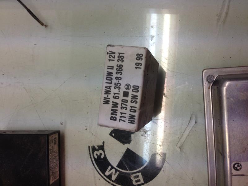 Window wiper relay