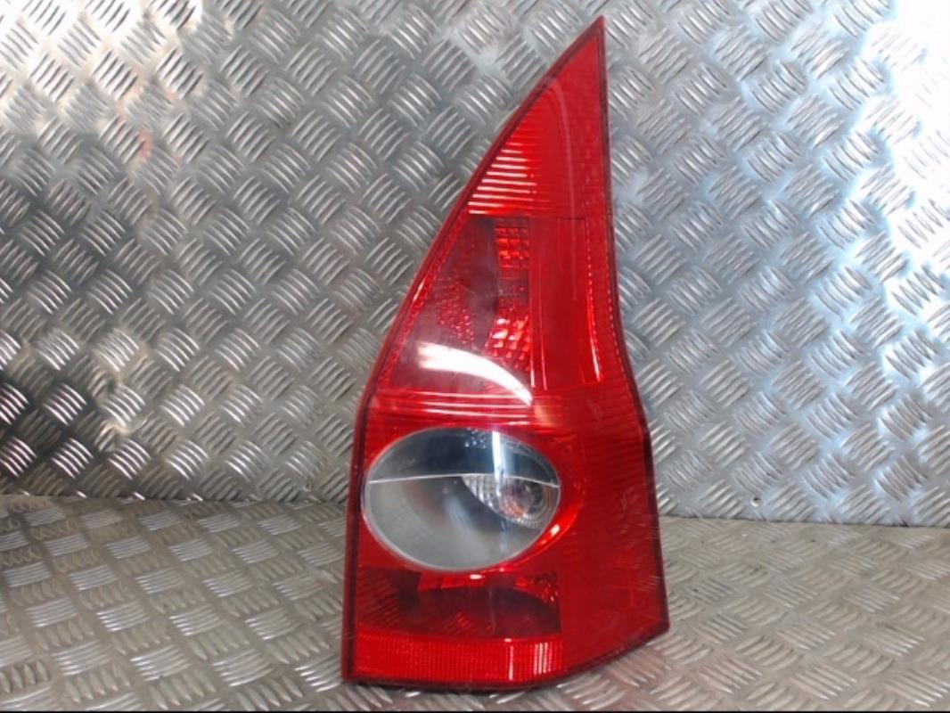 Fanale posteriore principale destro (luci)