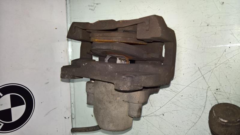 Etrier avant gauche (freinage)