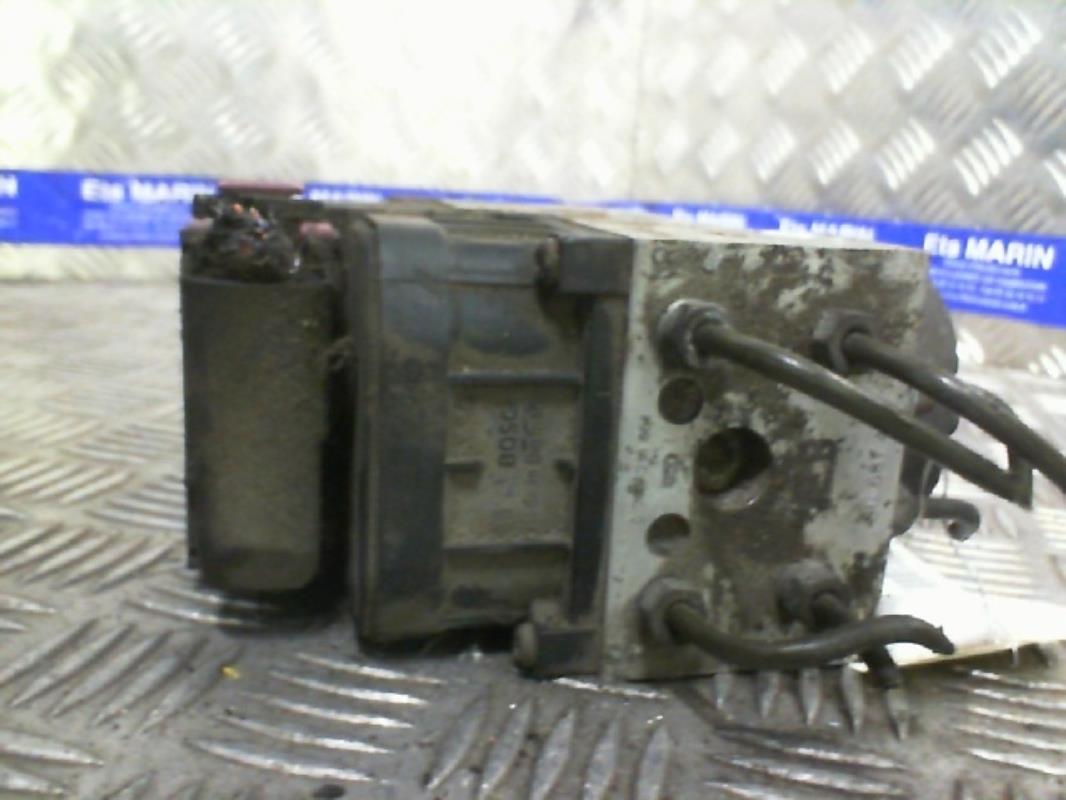 Bloc ABS (freins anti-blocage)