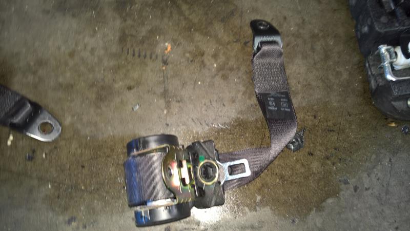 Ceinture arriere droit