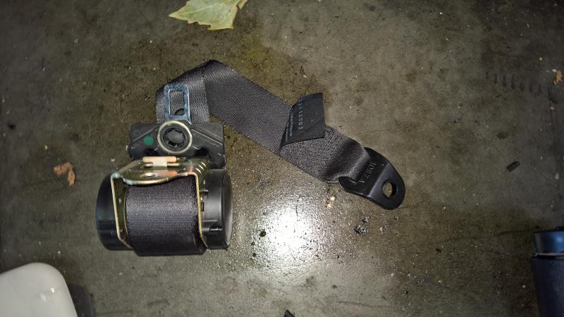 Ceinture arriere gauche