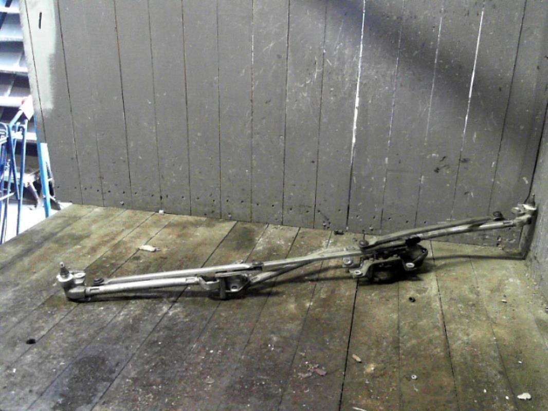 Moteur essuie glace avant