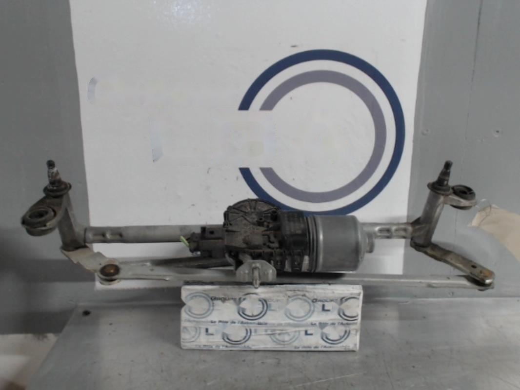 Moteur essuie glace avant
