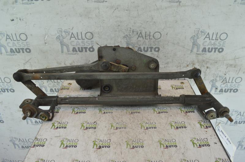 Moteur essuie glace avant