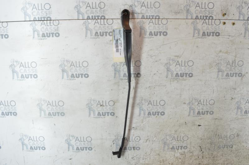 Braccio tergicristallo anteriore destro