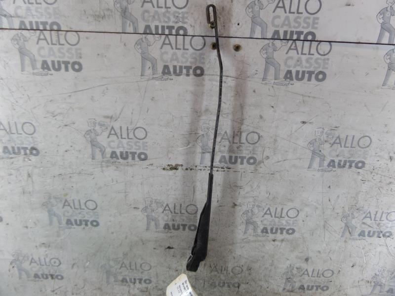 Braccio tergicristallo anteriore destro