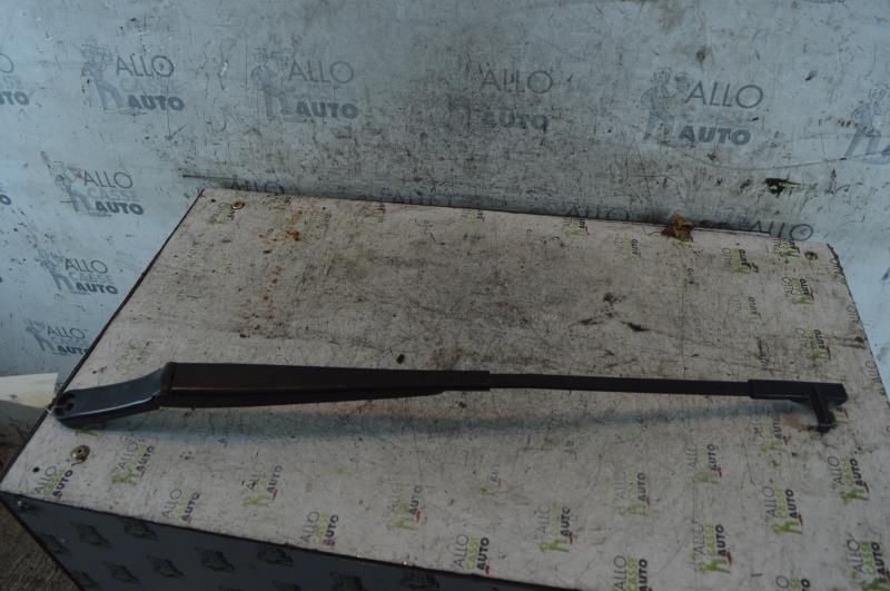Braccio tergicristallo anteriore sinistro