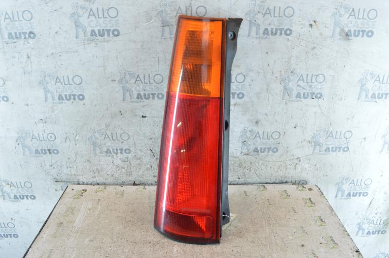 Fanale posteriore principale sinistro (luci)