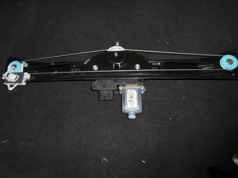Leve vitre electrique avant droit