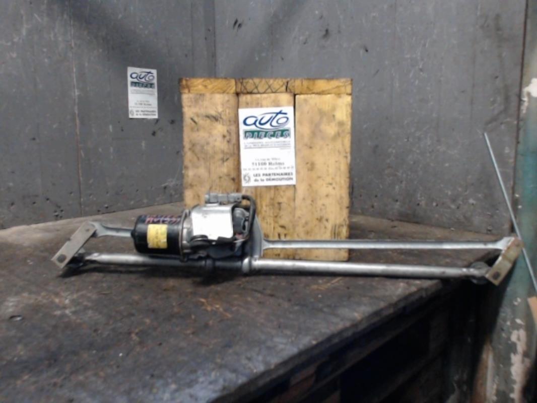 Moteur essuie glace avant