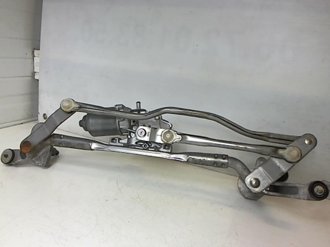 Moteur essuie glace avant