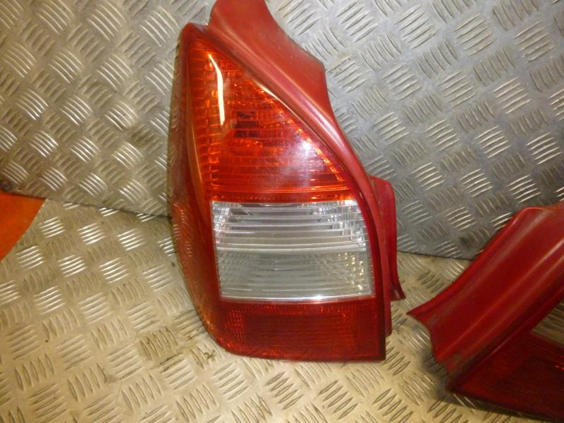 Fanale posteriore principale sinistro (luci)