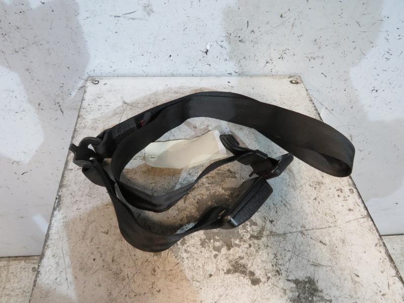 Attache ceinture arriere droit