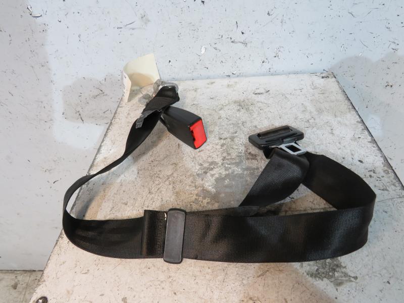 Attache ceinture arriere droit