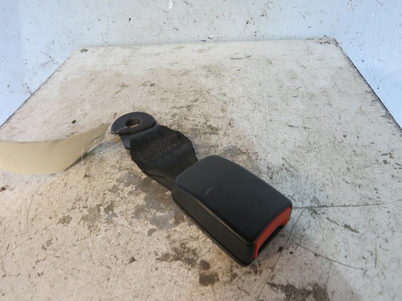 Attache ceinture arriere gauche
