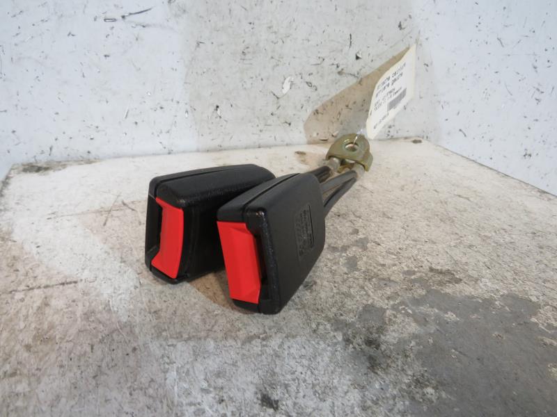 Attache ceinture arriere gauche