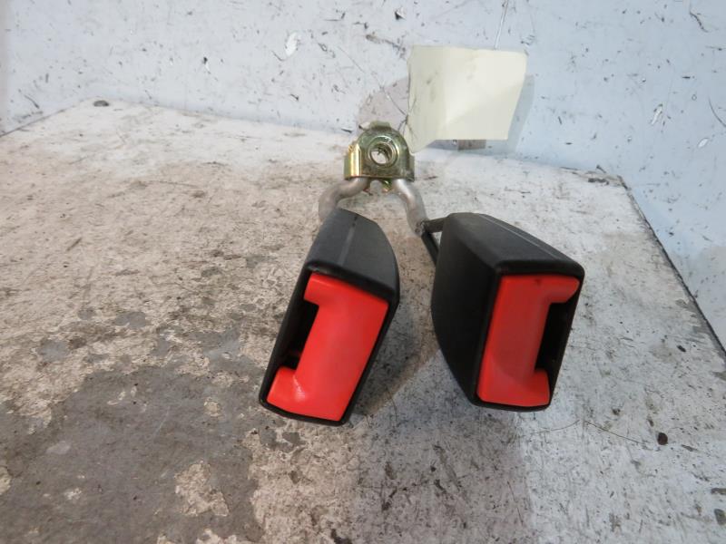 Attache ceinture arriere gauche