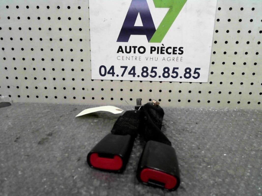 Attache ceinture arriere gauche