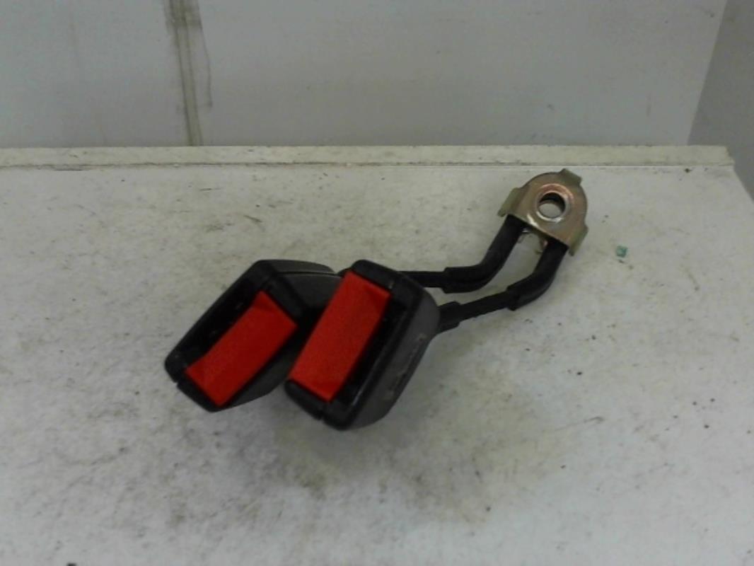 Attache ceinture arriere gauche