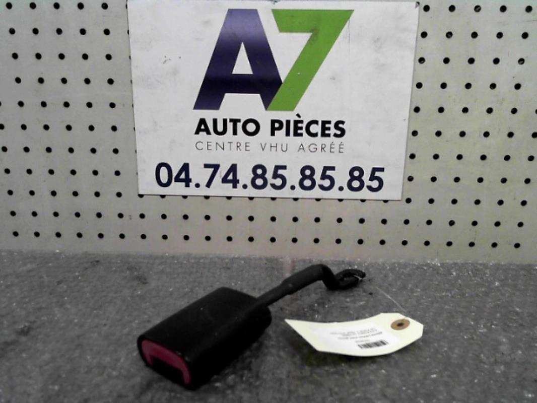 Attache ceinture avant gauche