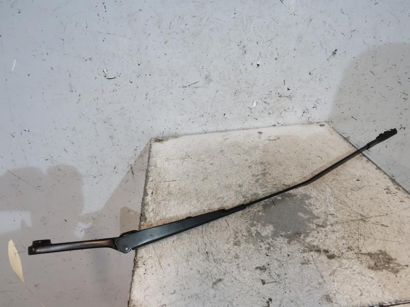 Bras essuie glace avant droit