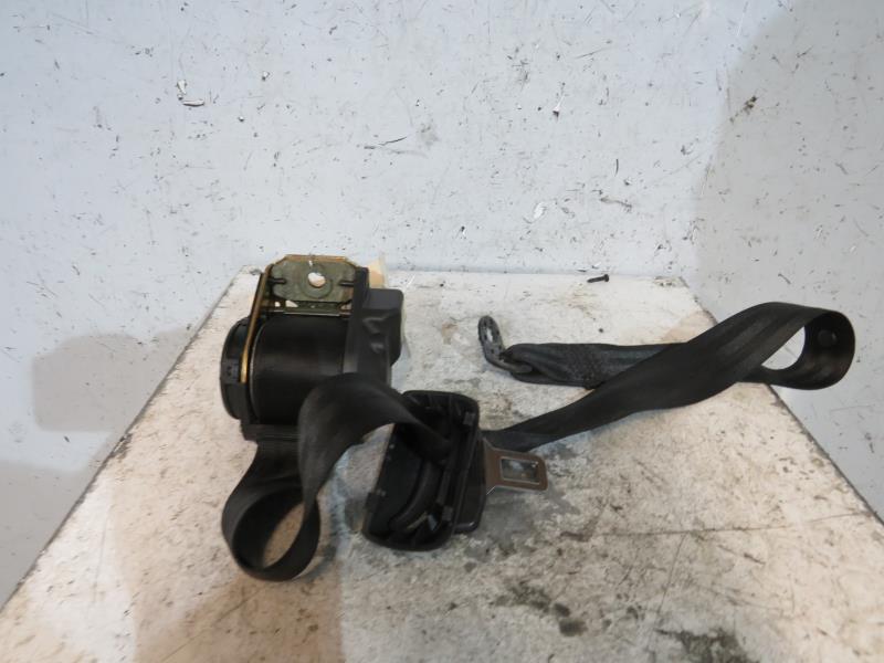 Cinturón de seguridad trasero derecho