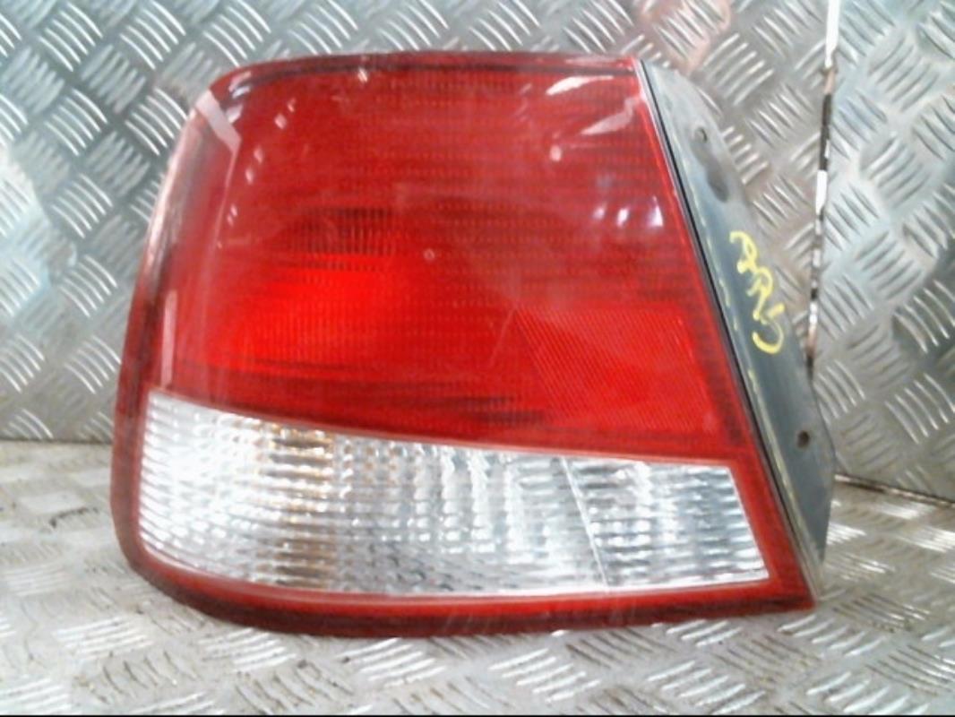 Fanale posteriore principale sinistro (luci)