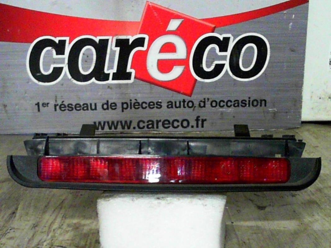 Feu arriere stop central