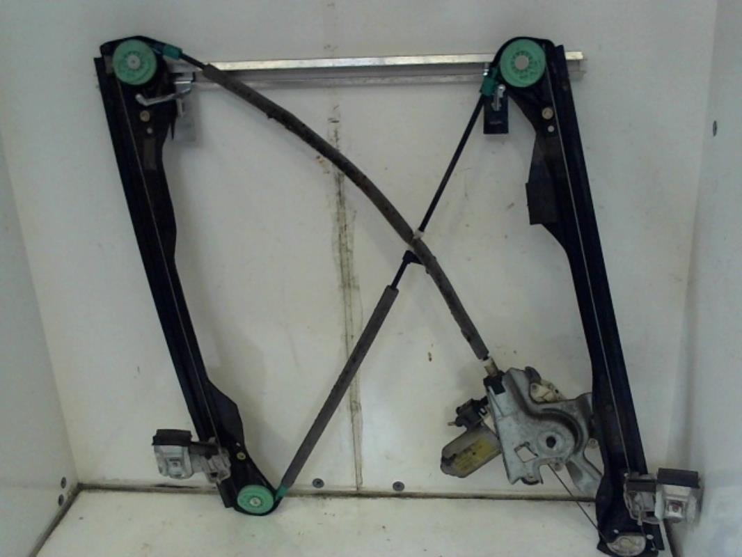 Leve vitre electrique avant droit
