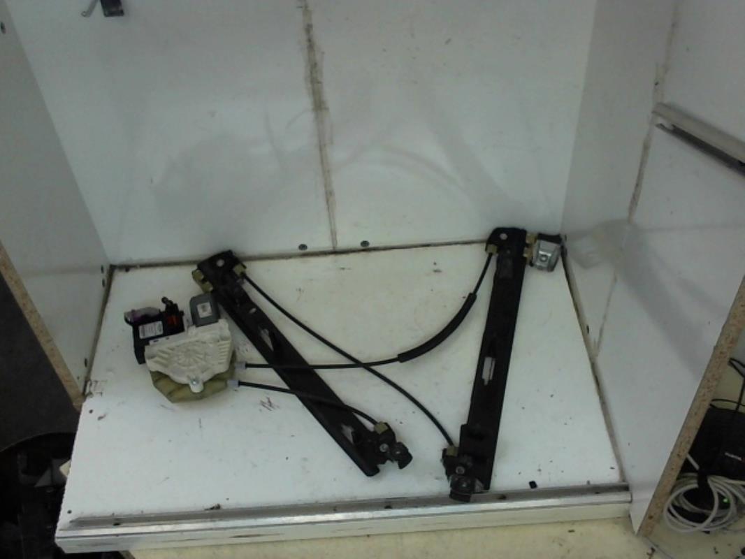 Leve vitre electrique avant droit