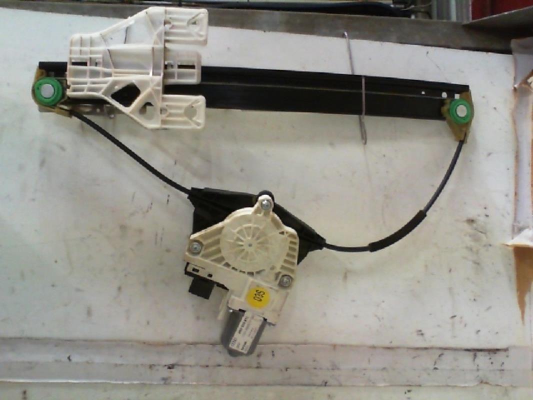 Elevalunas eléctrico delantero izquierdo