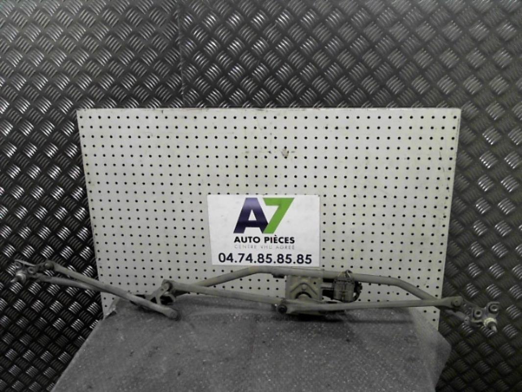 Moteur essuie glace avant