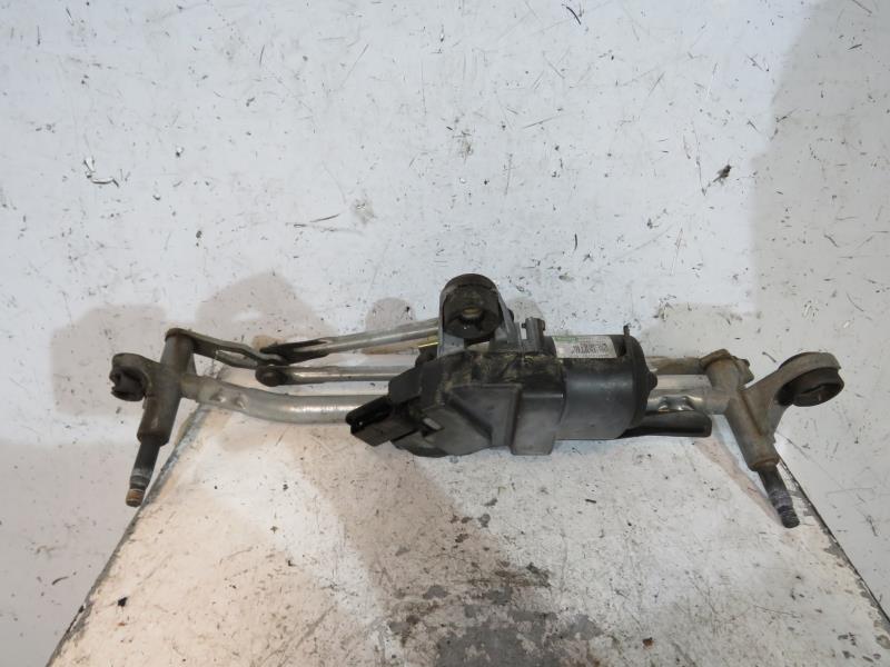 Moteur essuie glace avant