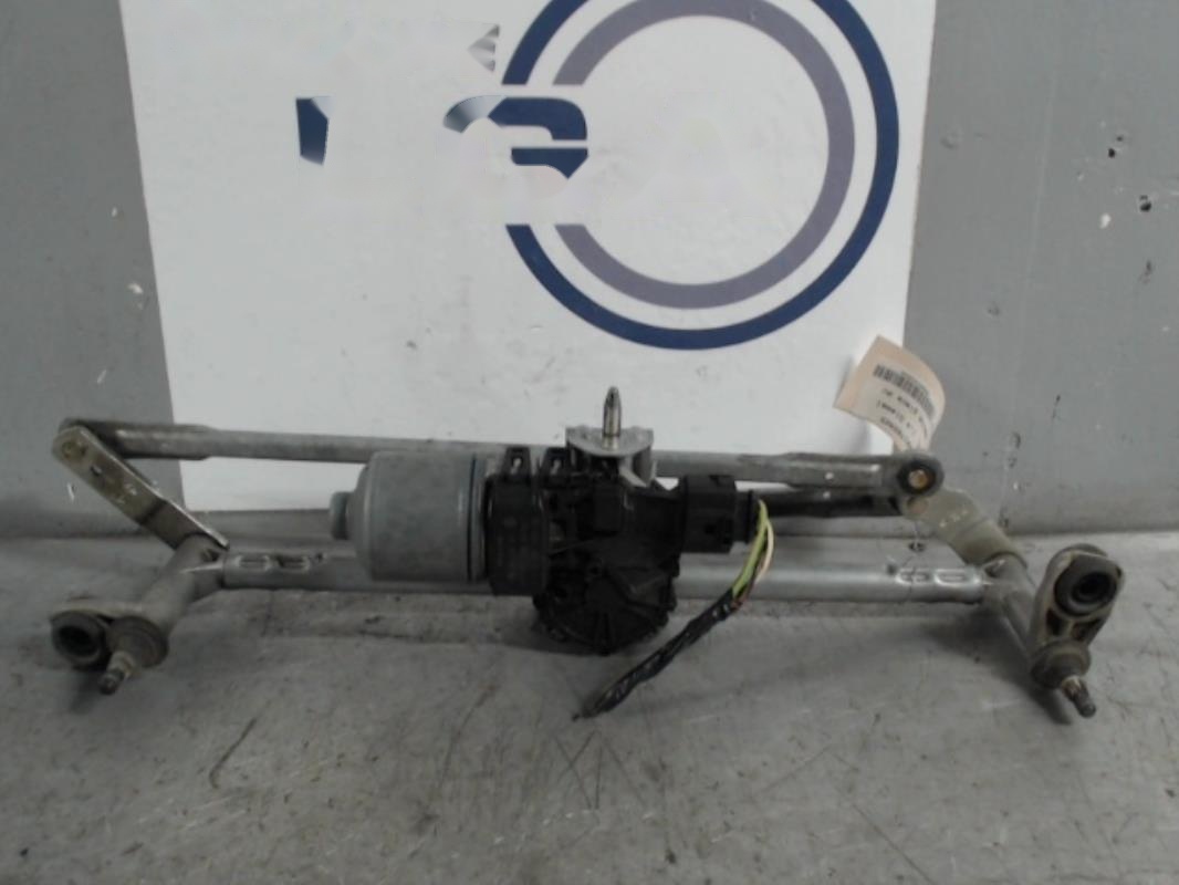 Moteur essuie glace avant