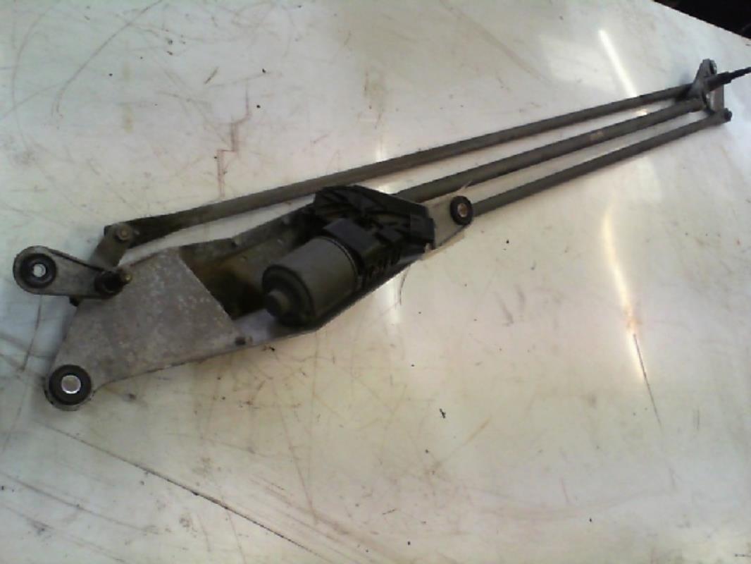 Motor de limpiaparabrisas delantero