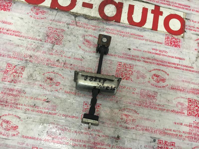 Tirant de porte avant droit