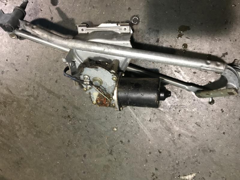 Motore tergicristallo anteriore