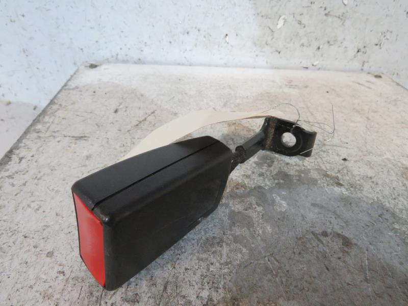 Attache ceinture arriere gauche