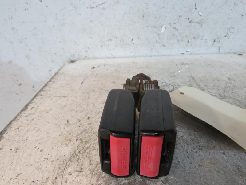 Attache ceinture arriere gauche