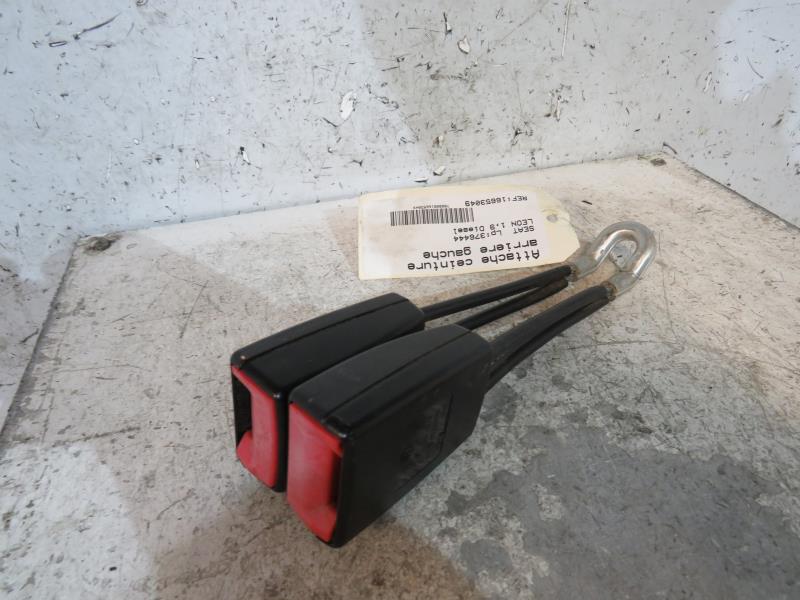 Attache ceinture arriere gauche