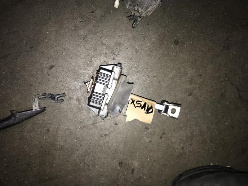 Arresto portiera anteriore destra