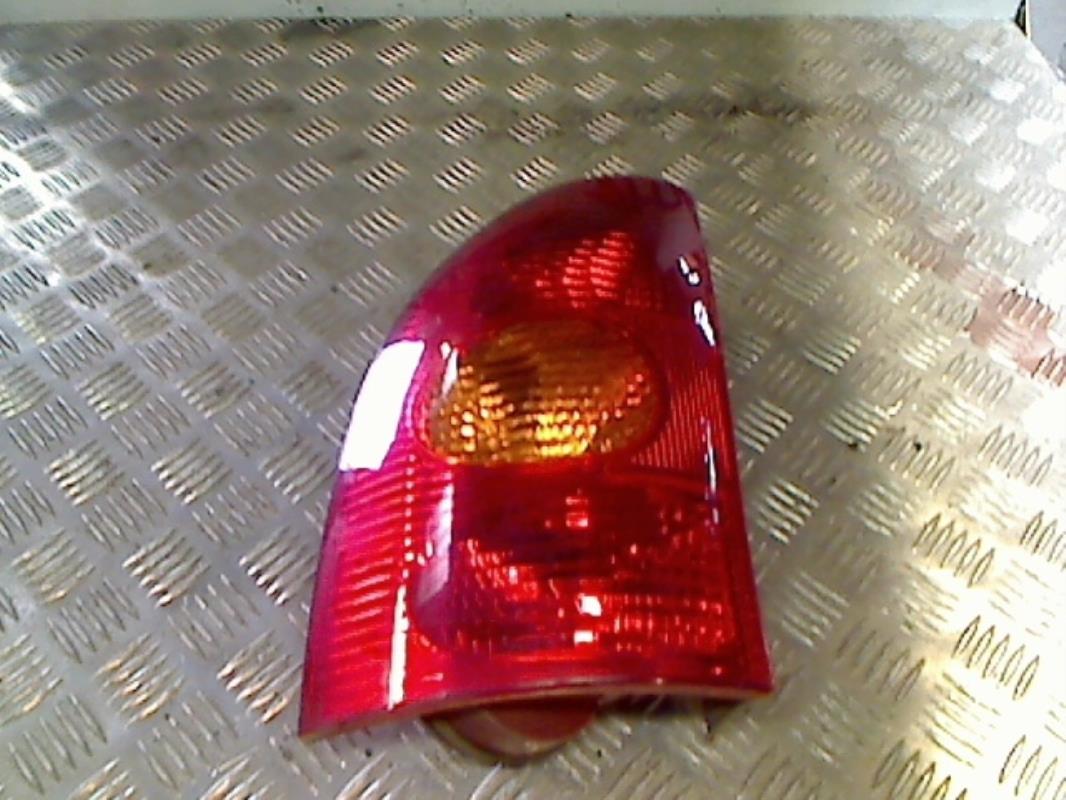 Fanale posteriore principale sinistro (luci)