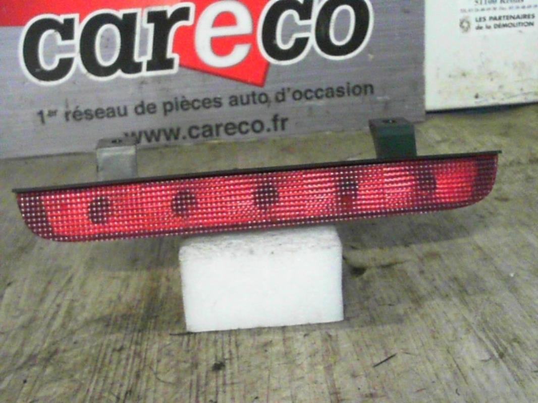 Feu arriere stop central