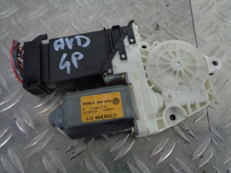 Moteur leve vitre avant droit