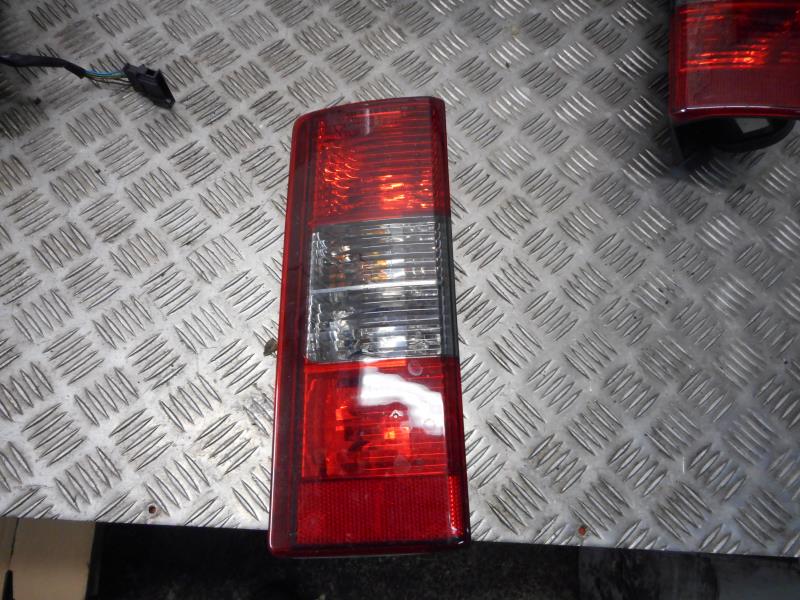Fanale posteriore principale sinistro (luci)