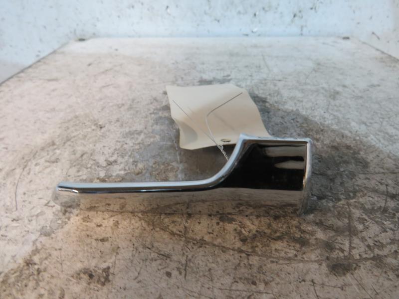 Poignee interieur avant droit