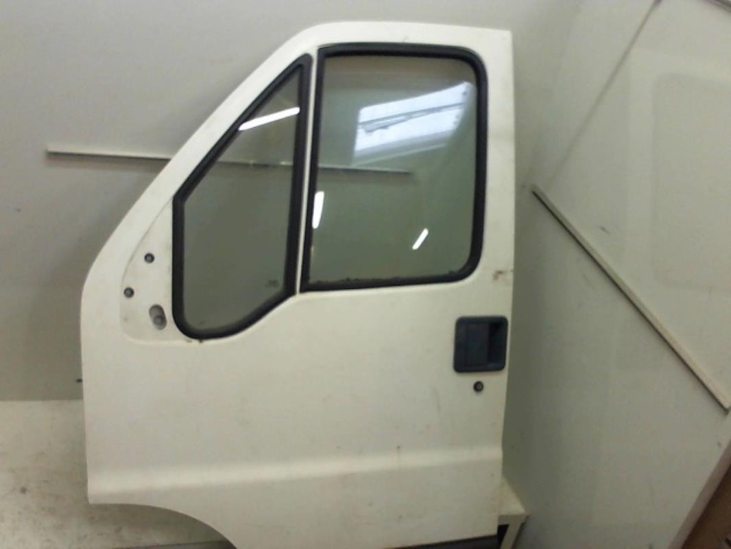 Porte avant gauche